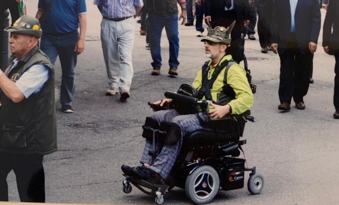 Lecco piange l’alpino Roberto Maci, scomparso a 61 anni