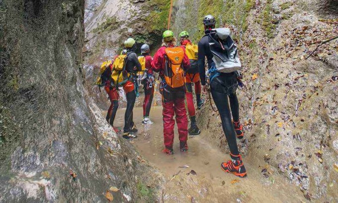 Soccorso alpino: una giornata di formazione con la squadra regionale forra
