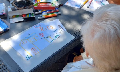 Storie che uniscono le generazioni: l’incontro tra giovani e anziani nelle RSA della provincia di Lecco