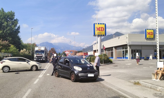 Olginate: scontro tra due auto sulla Provinciale, cinque feriti e traffico in tilt