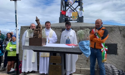 Da un secolo veglia sulla città: celebrati i 100 anni della croce sul Resegone