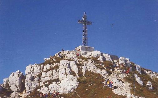 La croce del Resegone celebra un secolo dalla sua posa: il 30 agosto la messa sulla Punta Cermenati