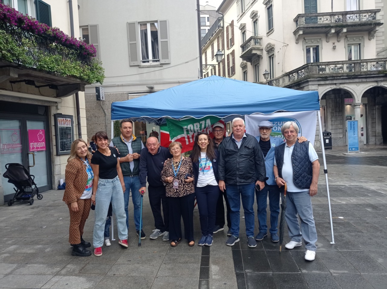 Forza Italia Lecco, un gazebo per la sanità e il sostegno alle donne e agli anziani