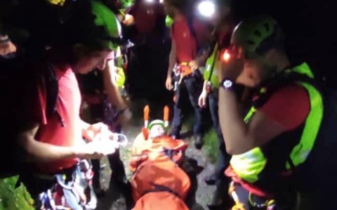 Otto escursionisti bloccati a 2.000 metri sul Monte Rotondo salvati dal Soccorso Alpino