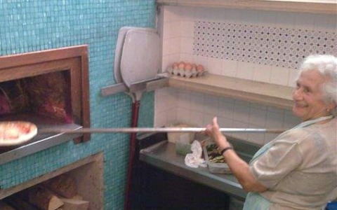 Addio a Rosa Flauto, fondatrice della Capri e pioniera della pizza a Lecco