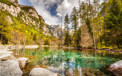 Un’escursione in Valtellina per emozionarsi con il Foliage
