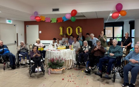 Grande festa alla Rsa Villa Serena di Galbiate per i 100 anni di Hemme Maria Elisabetta