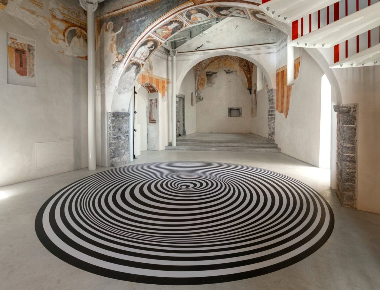 “Bellano Arte Cultura” propone una visita guidata alla mostra di Marina Apollonio