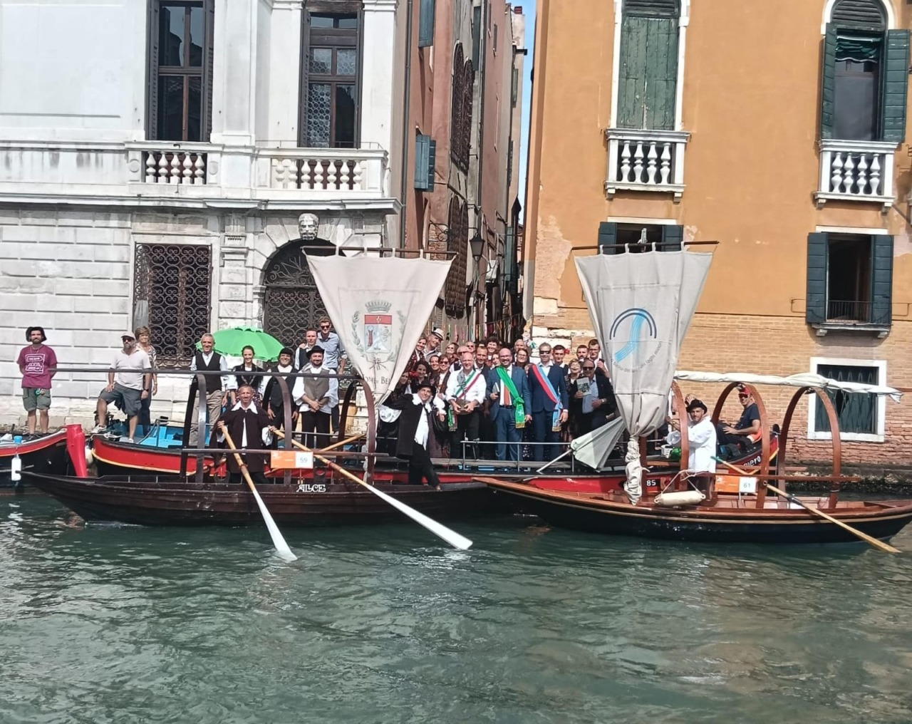 Le Lucie di Lecco incantano Venezia: tradizione lariana sul Canal Grande