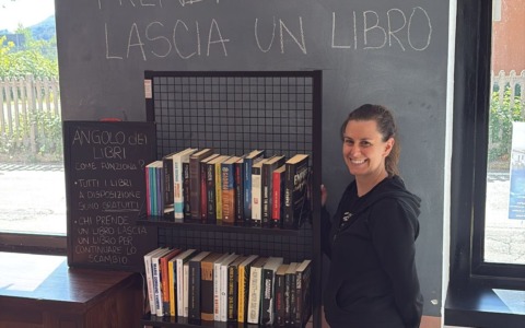 Calolziocorte: al bar «La chiocciola» si promuove la cultura condivisa con lo “Scambio Libri”