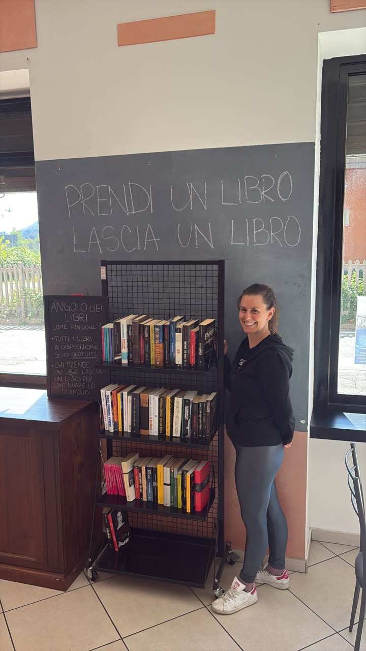 Calolziocorte: al bar «La chiocciola» si promuove la cultura condivisa con lo “Scambio Libri”