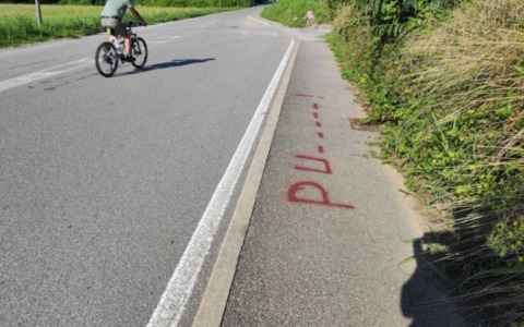 Merate: scritte offensive in strada contro una donna