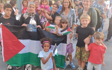 Un flash mob per chiedere la pace a Gaza, tutte le foto