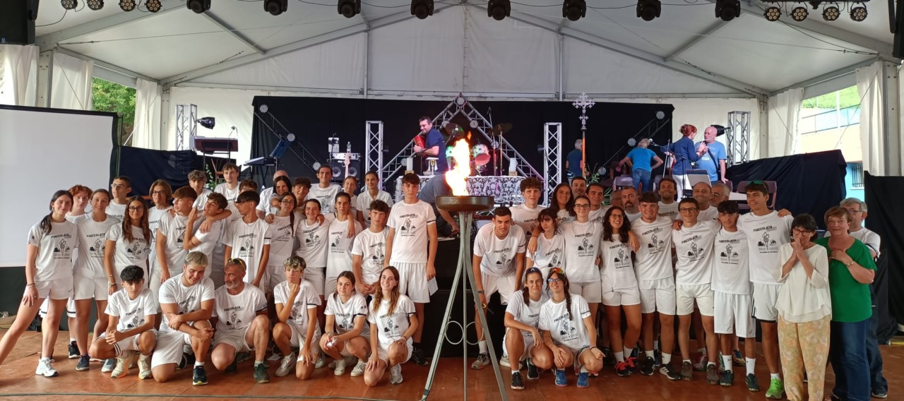 Fiaccolata: la fiamma accesa da Papa Leone XIV è  arrivata a Maggianico