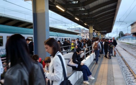 I disservizi sulla linea Tirano–Lecco–Milano “sbarcano” in Parlamento