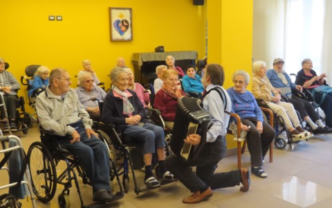 Pomeriggio in musica alla RSA Borsieri-Colombo di Lecco