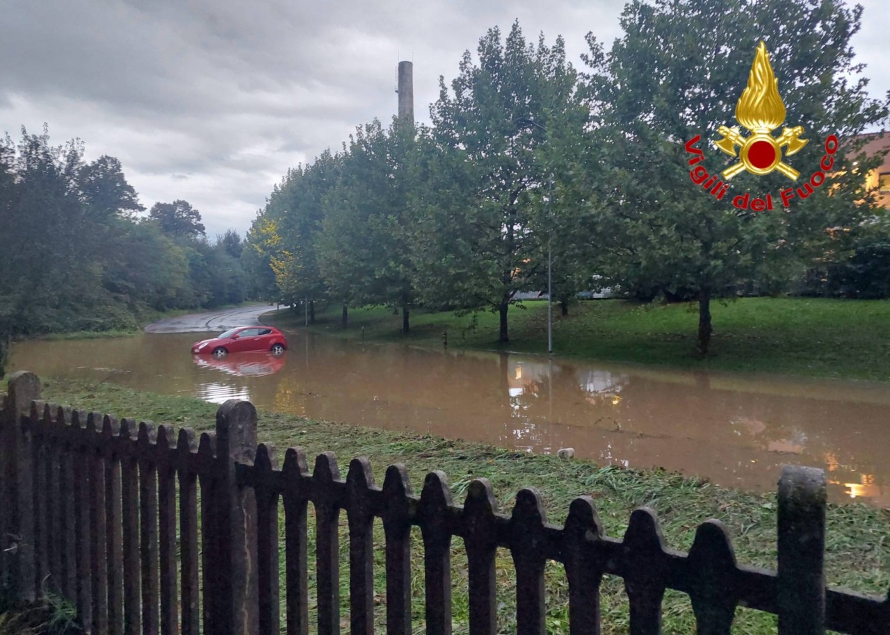 Maltempo a Lecco, Como e Bergamo: oltre 150 interventi dei Vigili del Fuoco, ripresa la circolazione sulla Lecco–Milano