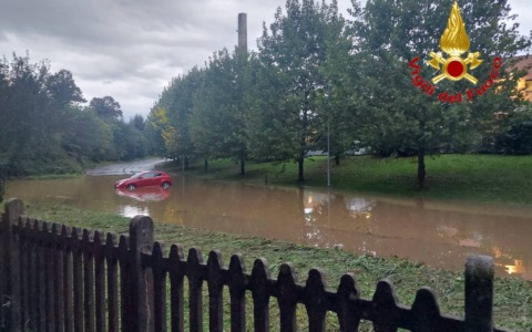 Maltempo a Lecco, Como e Bergamo: oltre 150 interventi dei Vigili del Fuoco, ripresa la circolazione sulla Lecco–Milano
