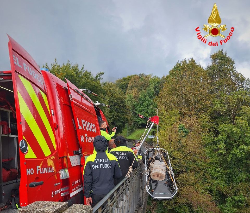 Valsassina: Vigili del fuoco in addestramento anche al ponte della Vittoria