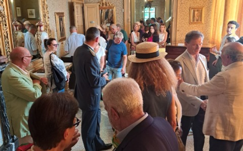 Villa Monastero resiste alla flessione dei trasporti: quasi 60.000 visitatori ad agosto