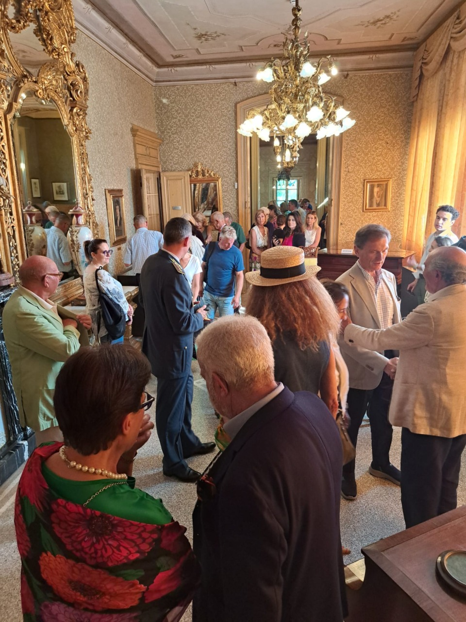 Villa Monastero resiste alla flessione dei trasporti: quasi 60.000 visitatori ad agosto