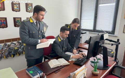 Giocattoli potenzialmente pericolosi: la Guardia di Finanza di Lecco sequestra oltre 1000 articoli