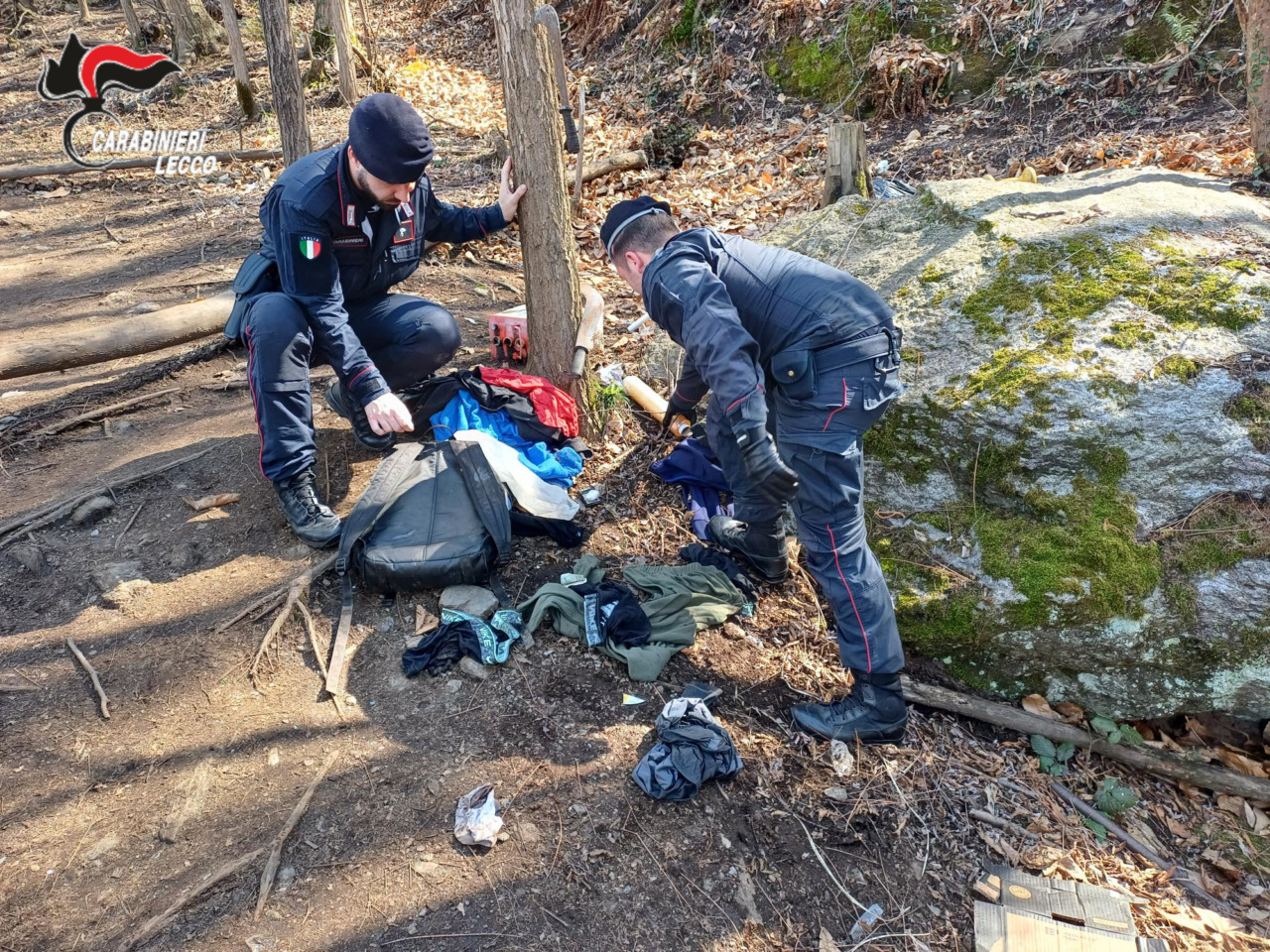 Valsassina, blitz antidroga dei Carabinieri: smantellati due bivacchi dei pusher
