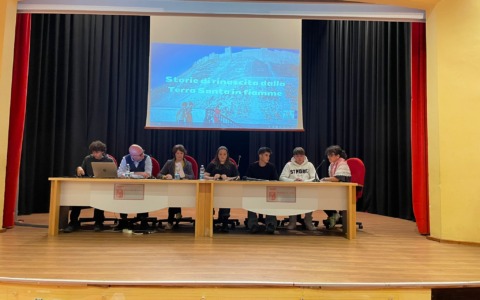 “La guerra inizia con il dissolvimento dei volti”: gli studenti del Liceo Leopardi incontrano Andrea Avveduto