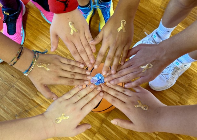 Nastro d’Oro in campo: lo sport giovanile a sostegno della lotta ai tumori infantili