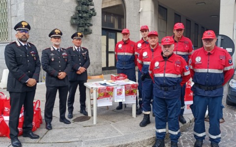 Le mele dell’Aism in piazza con l’Associazione Nazionale Carabinieri