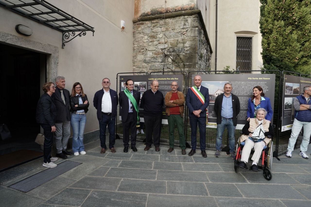 Il ricordo di padre Gianni Corti: una targa sulla casa natale e una mostra in suo onore