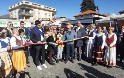 Storico taglio del nastro per “Ul Ferón de Ugiòn”, giunto all’edizione numero 410: manifestazione tra le più longeve della Lombardia