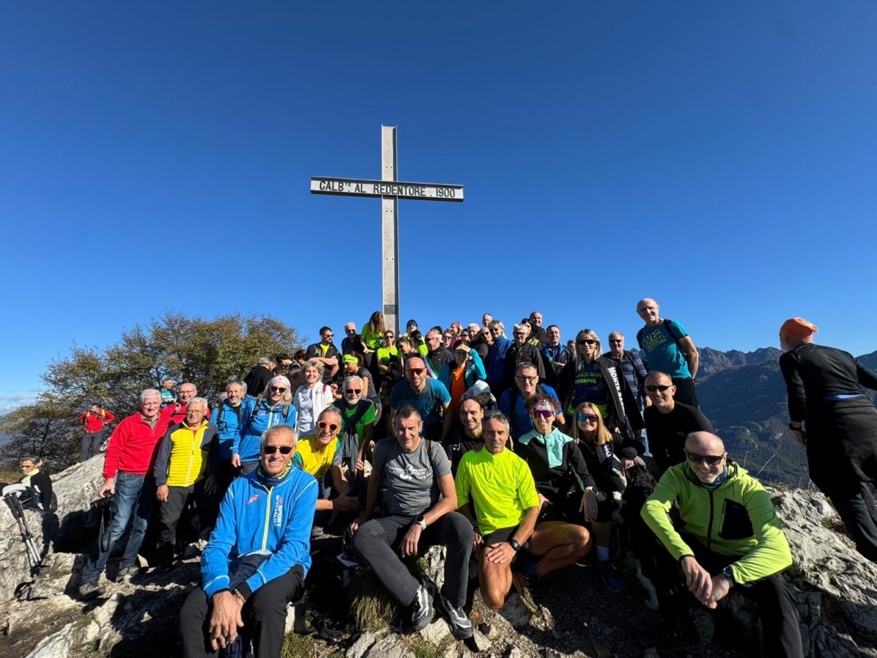 Celebrati i 125 anni della Croce del Monte Barro, festa in quota e posa di una targa commemorativa