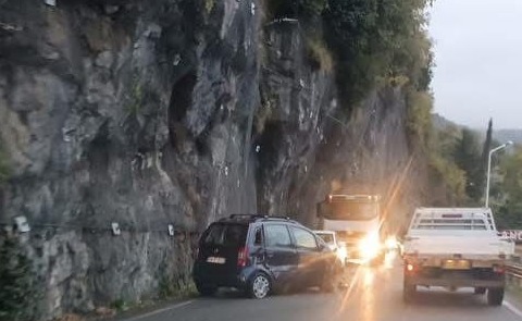 Incidente a Mandello, disagi per la circolazione