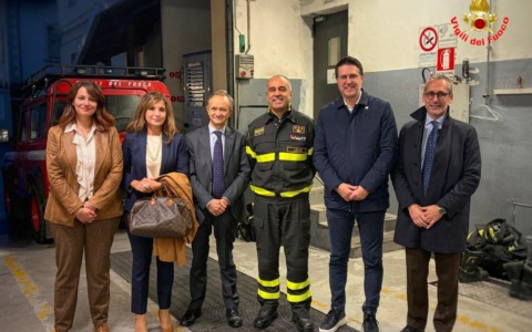 Il sottosegretario Molteni visita il Comando dei Vigili del Fuoco di Lecco: focus sulla nuova caserma