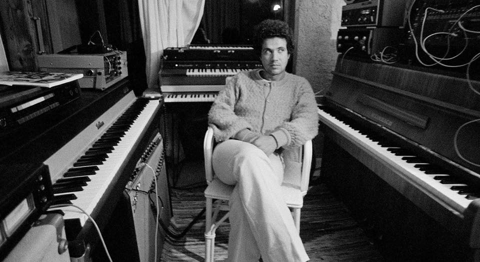 Raccolta firme contro il cambio di denominazione per dedicare parte di via Aldo Moro a Lucio Battisti