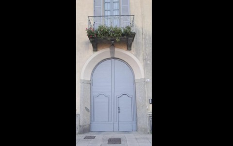 Malgrate, concluso il restauro del portone settecentesco di Palazzo Recalcati