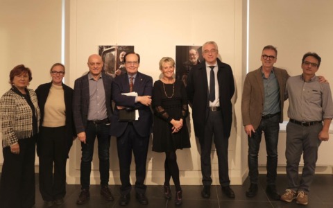 Una mostra per raccontare “l’invisibilità di un gesto etico”:  inaugurata “Scarti di vita” del fotografo Gian Maria Zapelli