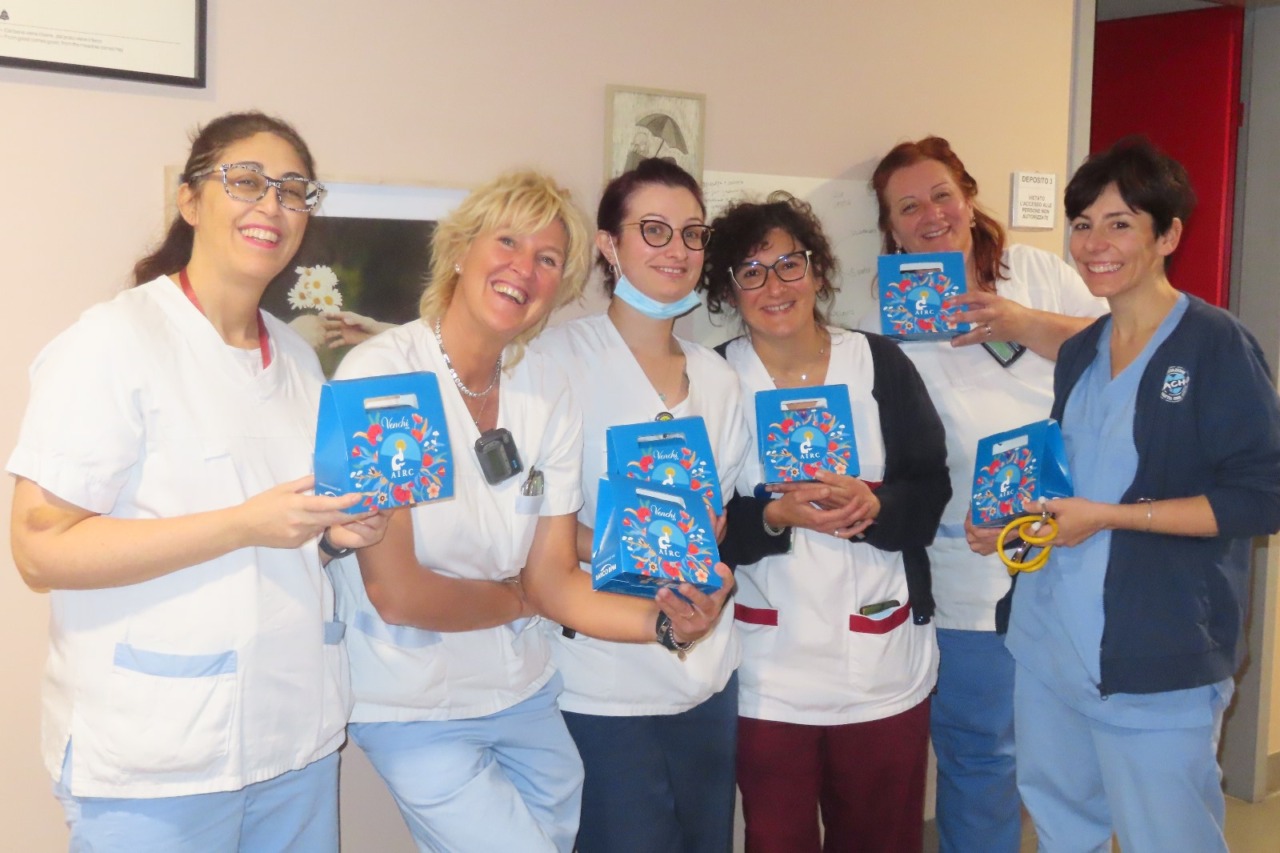 Un dolce gesto di solidarietà al Reparto di Oncologia del Manzoni di Lecco
