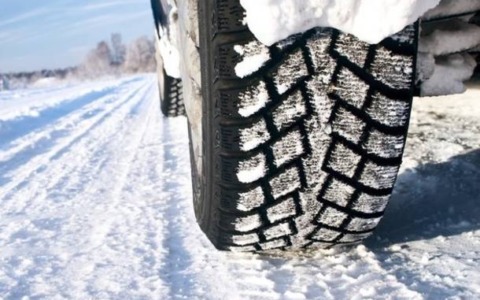 Obbligo di gomme invernali dal 15 novembre al 15 aprile sulle strade provinciali di Lecco