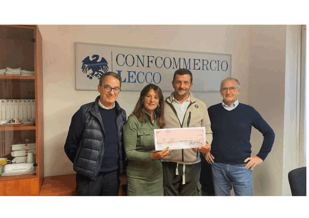 “I Legnanesi” al Cenacolo Francescano: 3.000 euro donati a “Il Nespolo”