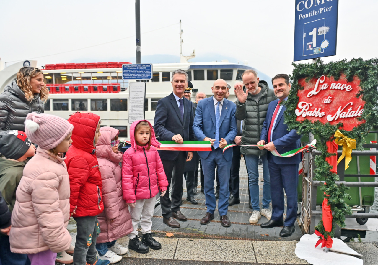 Il Battello di Babbo Natale 2025: magia natalizia e impegno sociale sul Lago di Como