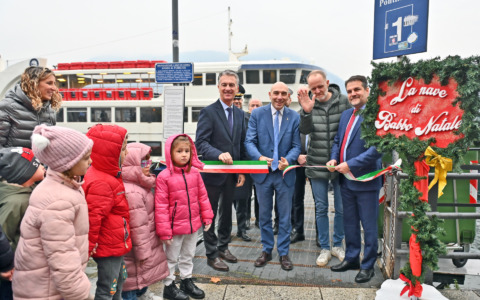 Il Battello di Babbo Natale 2025: magia natalizia e impegno sociale sul Lago di Como