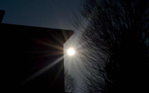 “Tra luce e ombra”: al Circolo Figini le fotografie di Rocco Lucariello