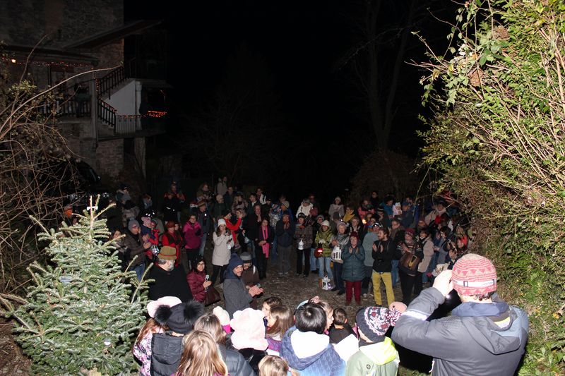 “Lanterne a Nesolio”: una camminata di comunità tra luce, educazione e territorio