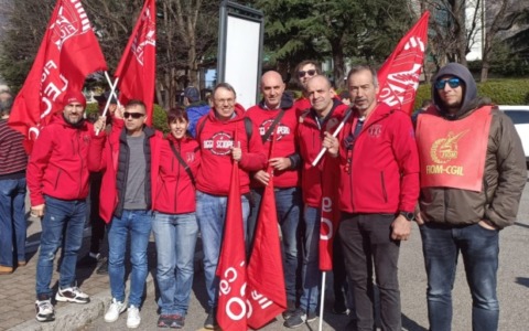 Doppio sciopero 10 e 12 dicembre: attenzione a raccolta rifiuti e treni. Manifestazione a Lecco