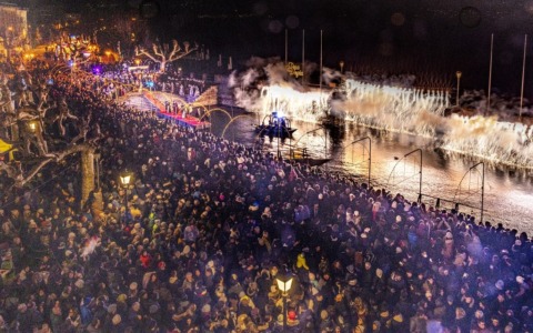 Grande attesa per la 420^ Pesa Vegia: la tradizione secolare rivive tra le vie di Bellano