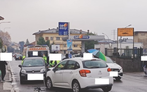 Lecco: incidente tra due auto in Corso Bergamo