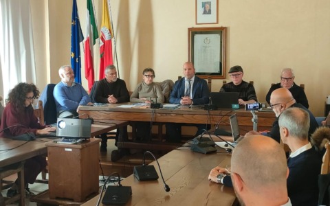 Ballabio lancia AIDI, il chatbot che semplifica l’accesso ai servizi comunali