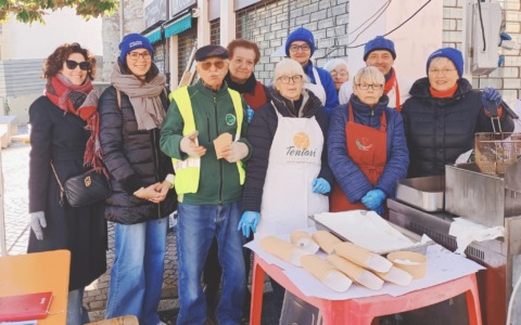 Atmosfera di festa a Olginate: in tanti ai mercatini di Natale